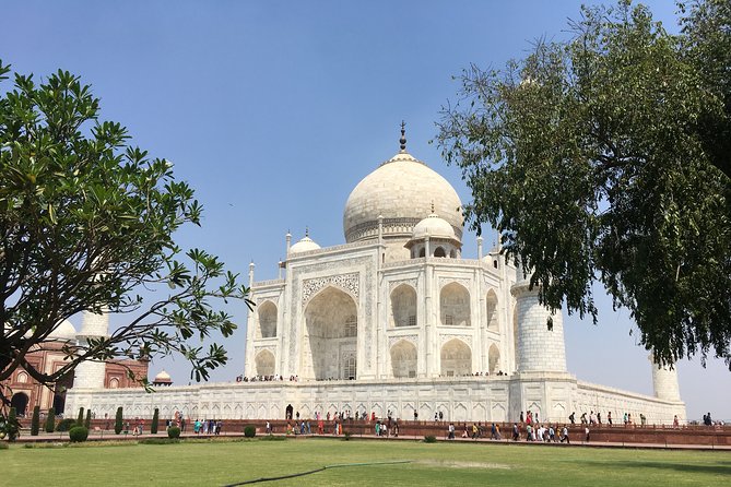 Tajmahal Skip -the- line- Sunrise Tour With Private Guide - Entering the Taj Mahal through the shorter line