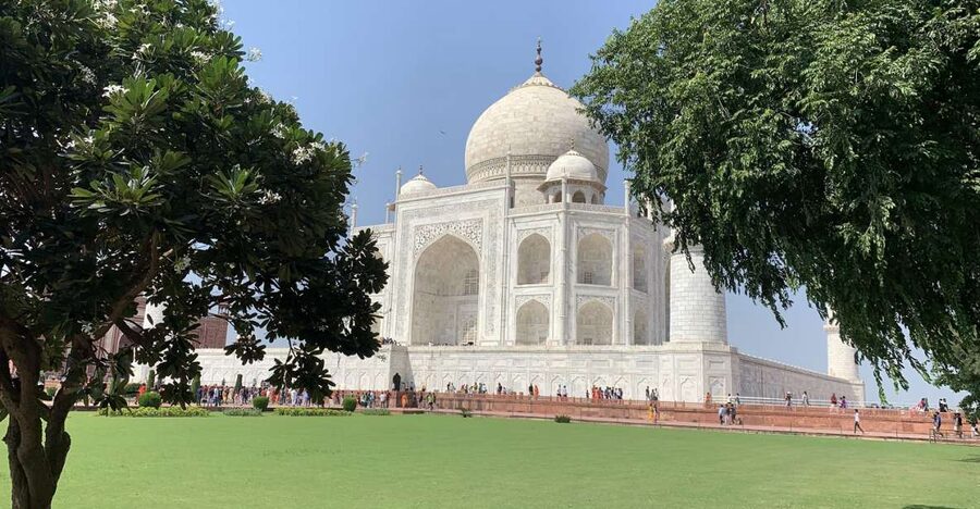 Tajmahal With Mausoleum Skip The Line Ticket With Guide - Why the guide option can be worth adding