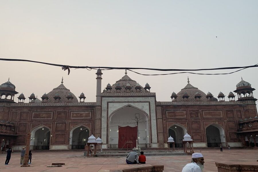 Tajmahal With Mausoleum Skip The Line Ticket With Guide - Choosing the best time for photographs