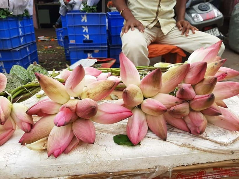 Take in the Beauty of an Early Morning with Fresh Flowers - Why this early Jaipur walk works so well