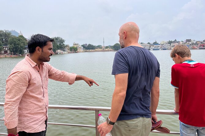 Temples Walk around 52 Ghats ( Spiritual Tour )-The Pushkar Route - Pushkar Lake and the first hour