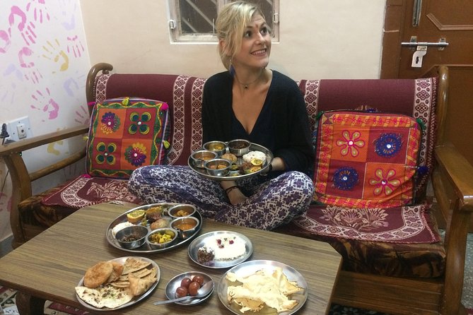 Traditional Dinner with Indian Family in Jaipur With Transfers - Practical details that affect the evening