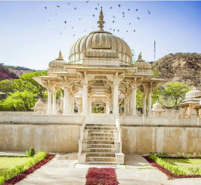 Two days Jaipur tour with guide by private car. - What the $25 price really covers