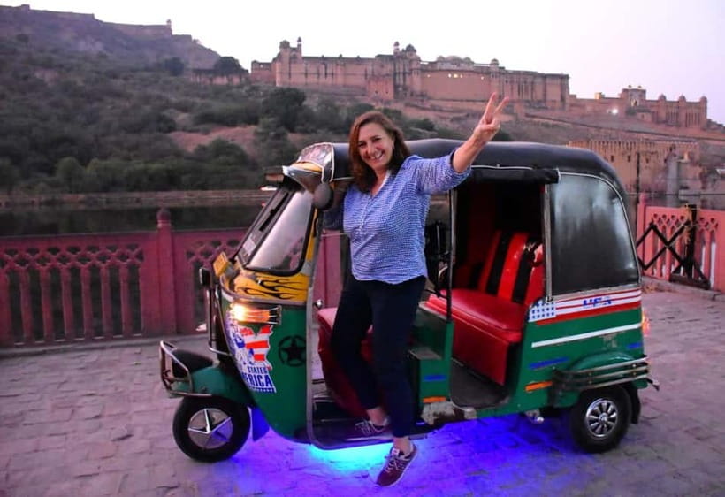 Unique Jaipur Full Day Tour of Pink City Jaipur by TukTuk - Hawa Mahal: a quick start among Jaipur’s famous facades
